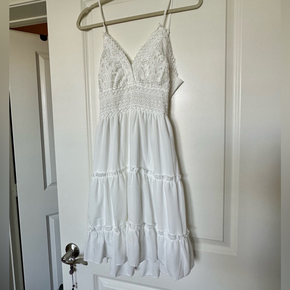NWT open back white flowy dress